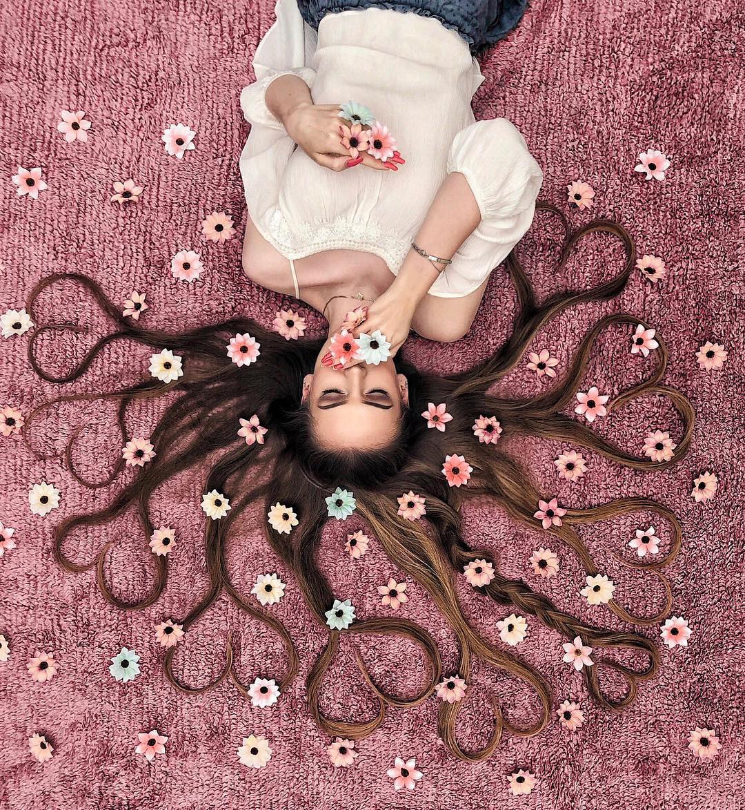 Художница из Нидерландов делает невероятные снимки своих волос