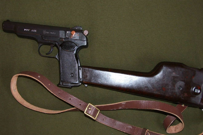 Стечкин - любимый пистолет офицеров