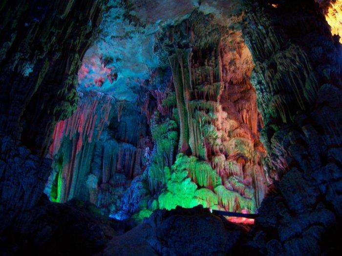 Уникальная пещера тростниковой флейты