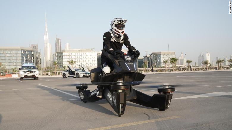 Полиция Дубая пересядет на летающие мотоциклы