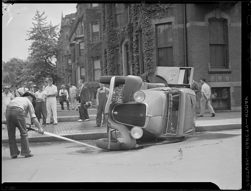 Подборка автомобильных аварий в Америке в 1930—1950 годах