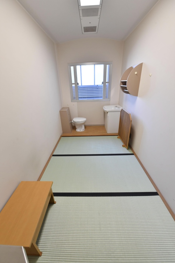 Камера в обычной токийской тюрьме