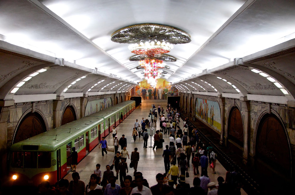 Dünyanın ən dərin metro stansiyaları