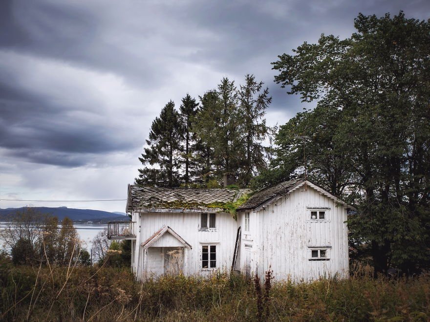 Заброшенные дома Скандинавии на снимках Бритт-Мари Бай