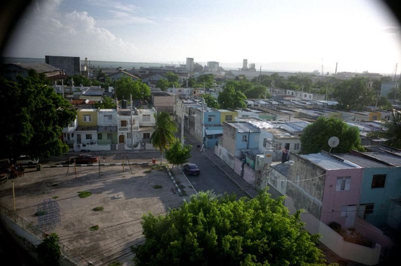 Столица Ямайки превратилась в трущобы