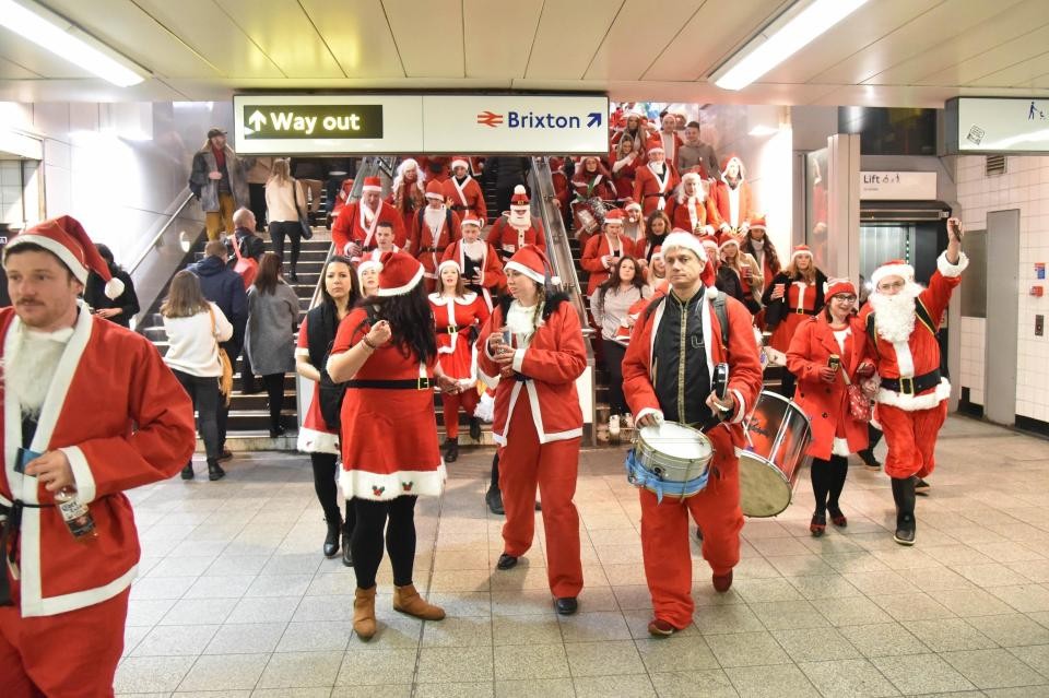 Santacon London 2018: грандиозная попойка Санта-Клаусов в Лондоне
