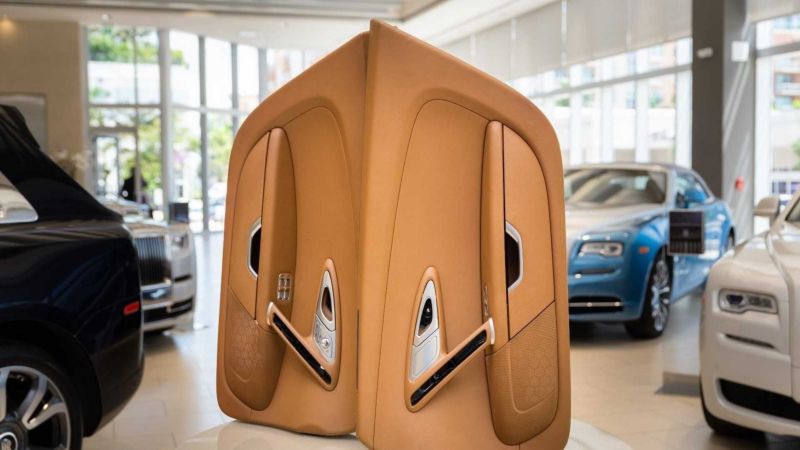 Владельцы Bugatti Veyron могут запросто поменять старый салон