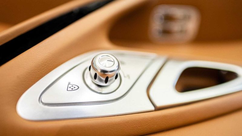 Владельцы Bugatti Veyron могут запросто поменять старый салон