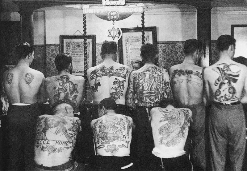 Татуировки британской интеллигенции, дам и работяг в 50-е годы