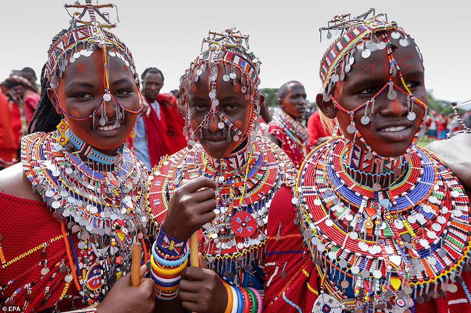 Занятие юар. Кения Масаи. Масаи племя. Масаи народ Африки. Кения национальный костюм Масаи.
