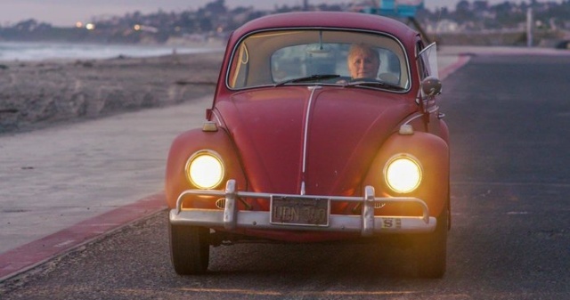 Volkswagen бесплатно восстановил Beetle, которым американка владела более 50 лет