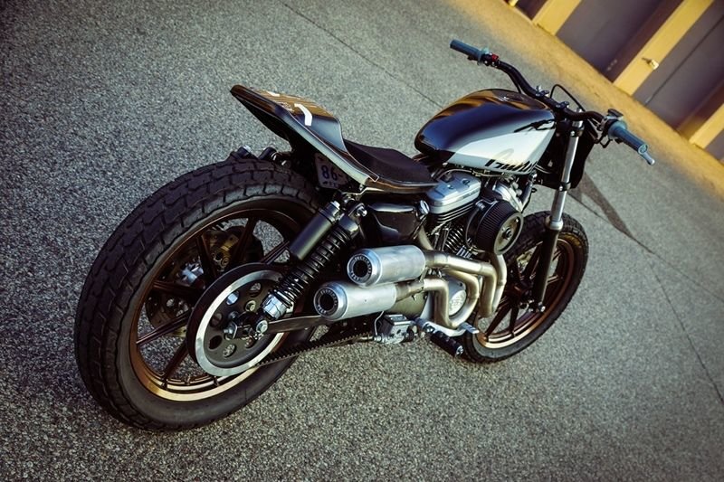 Современный Harley-Davidson Super Hooligan