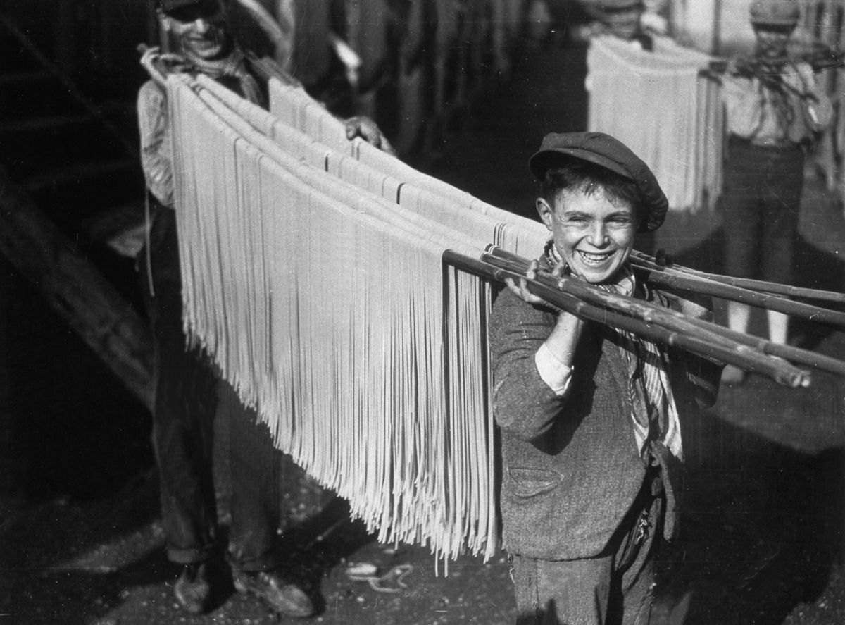 Производство пасты в начале XX века