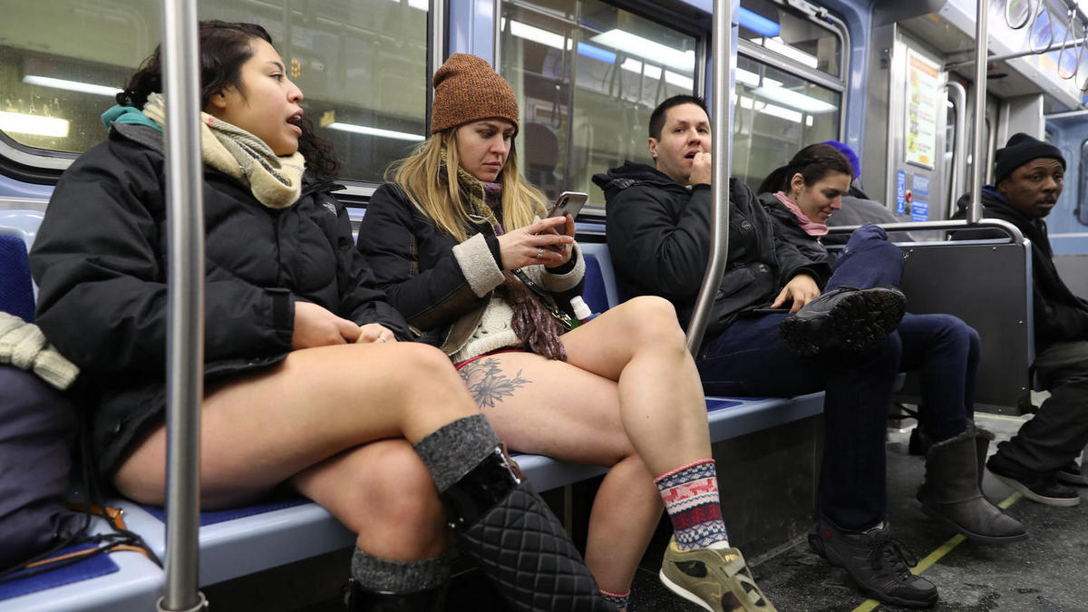 реакция женщин на член в метро фото 97