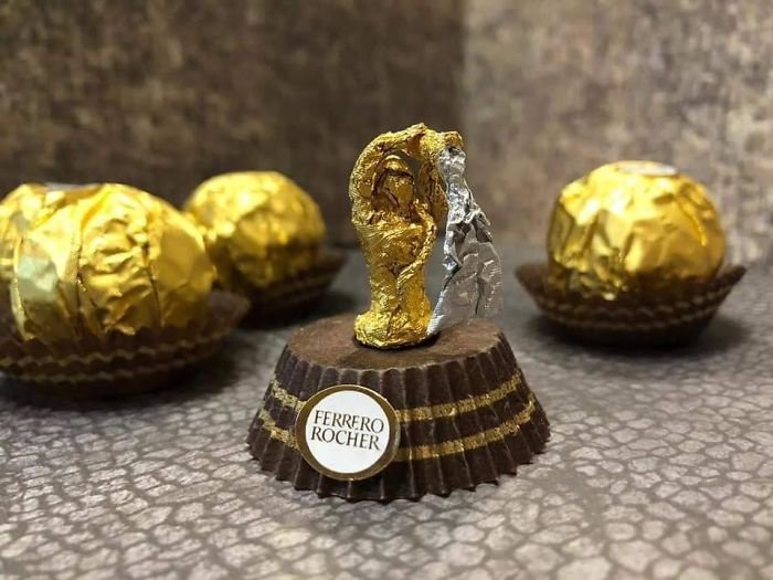 Невероятные скульптуры из упаковки Ferrero Rocher