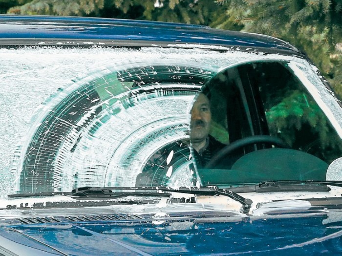 Почему скрипят дворники по стеклу автомобиля