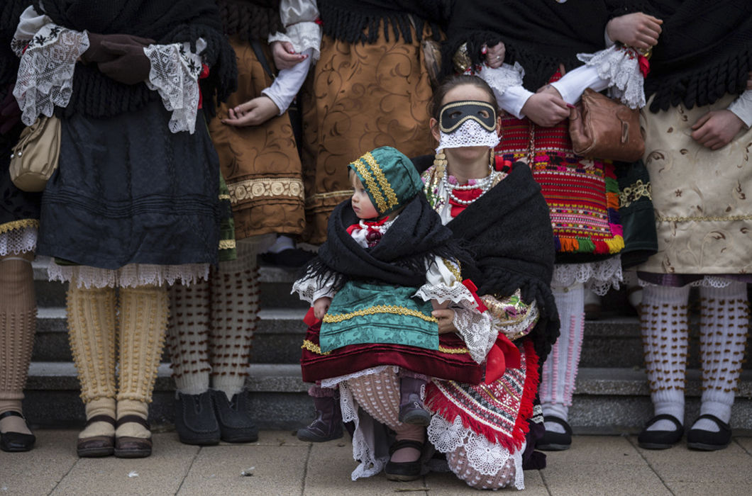 Карнавал Бушояраш: языческие проводы зимы в Венгрии