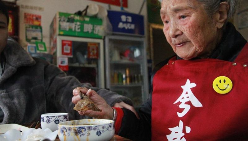 98-летняя китаянка удивила секретом долголетия