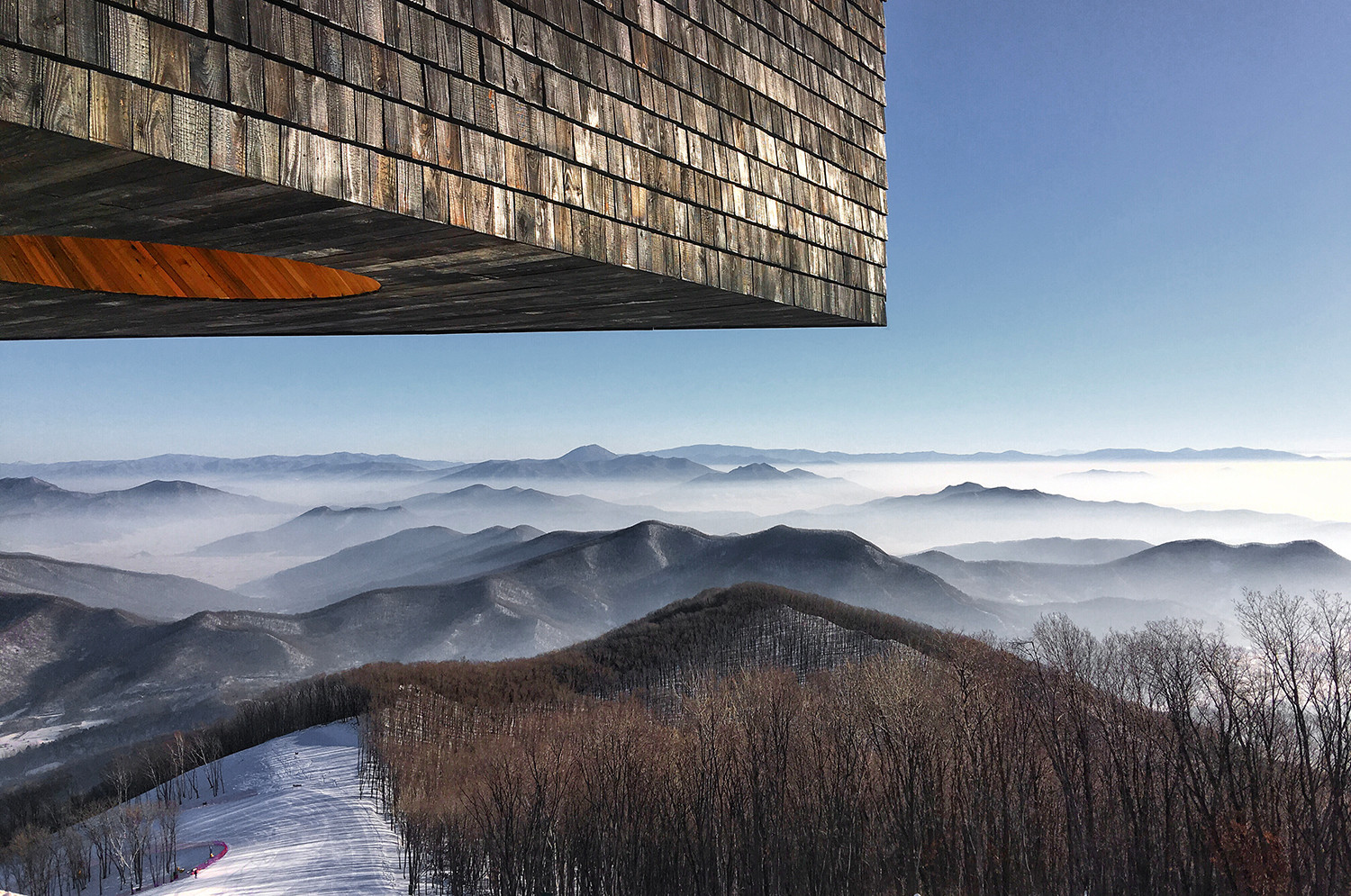 Смотровая площадка на горнолыжном курорте в Китае
