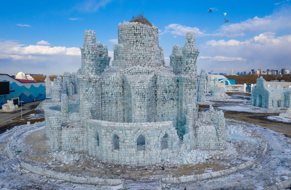 Таяние города ледяных скульптур в Харбине