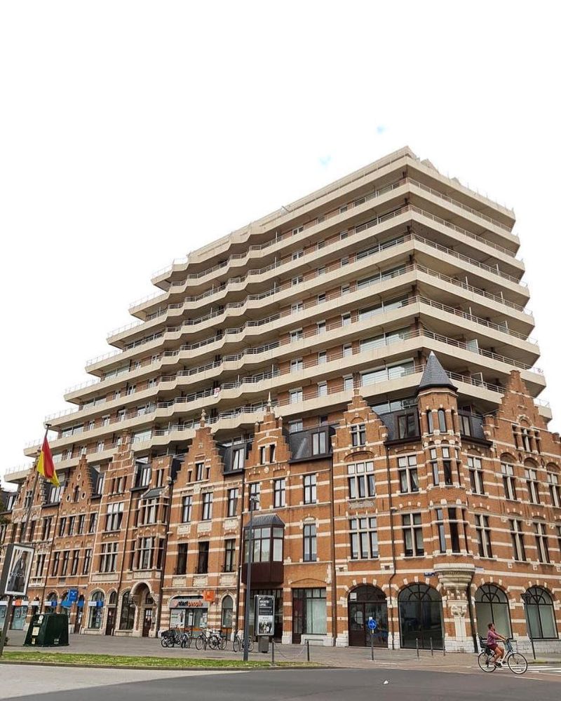 Бельгия удивляет множеством причудливых зданий