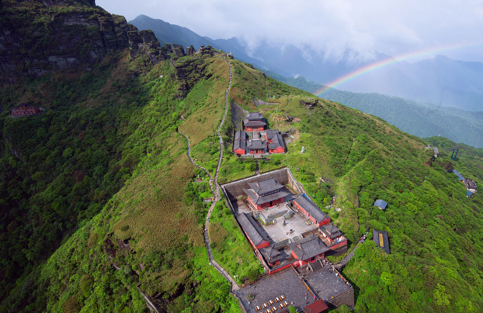 Удивительная гора Фаньцзиншань в провинции Гуйчжоу