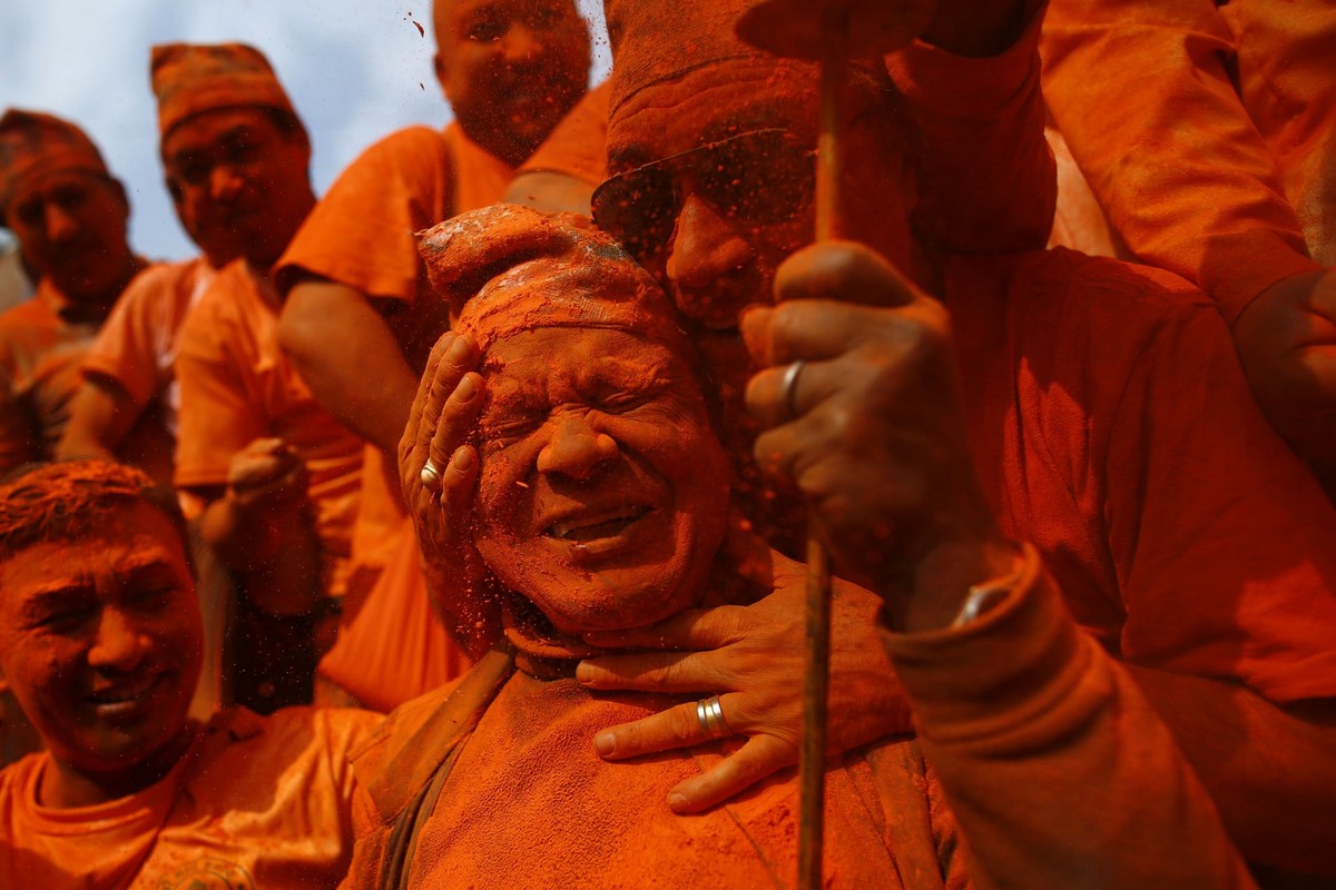 Ежегодный фестиваль Синдур Джатра в Непале