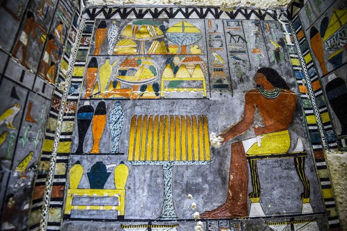 A 4000 éves síremlék ragyogó színekkel bíró régészeket
