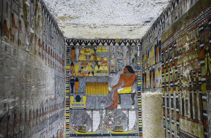 A 4000 éves síremlék ragyogó színekkel bíró régészeket