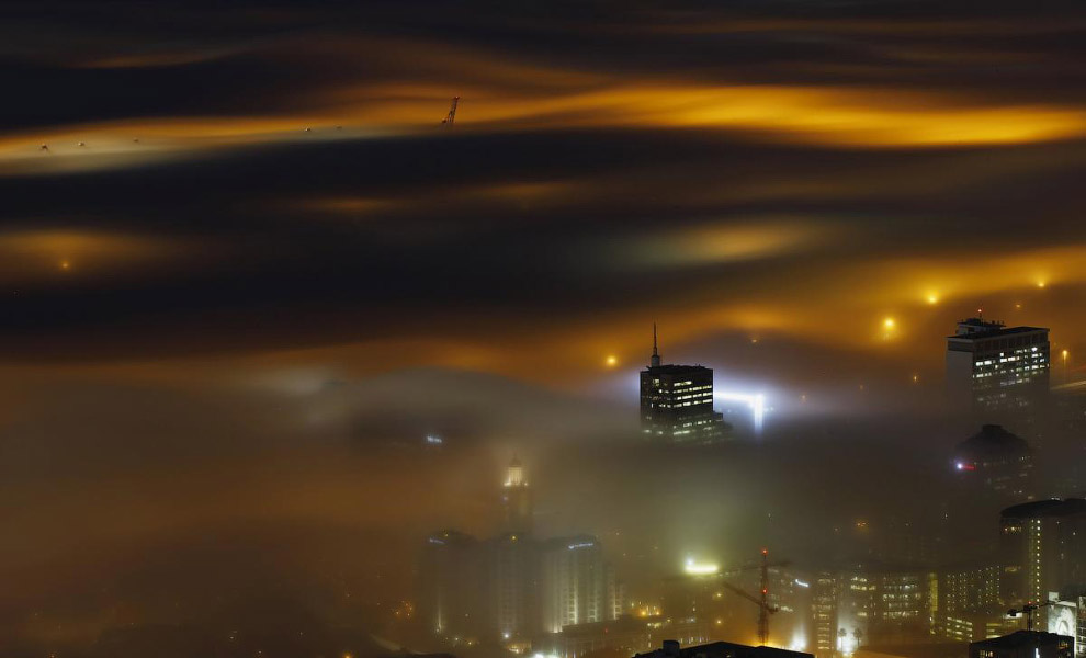 Необычное зрелище — города в облаках и тумане