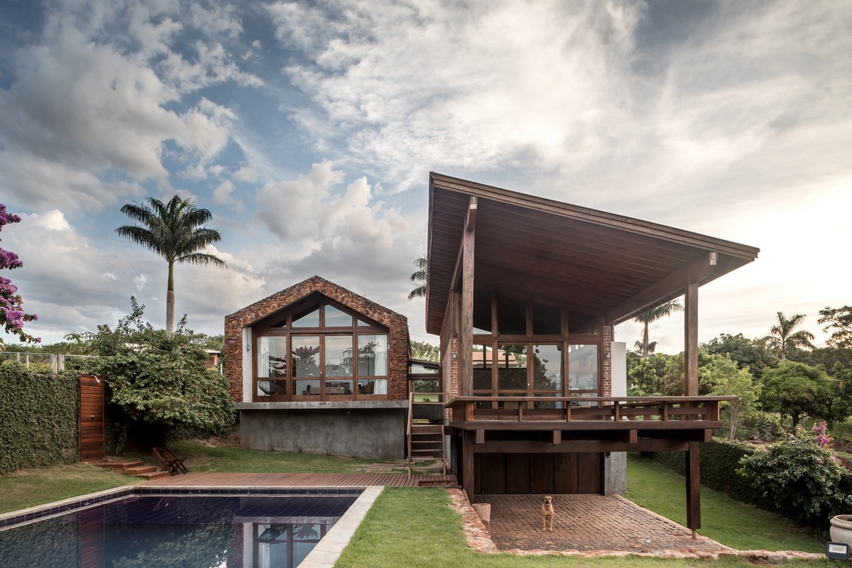 Дом у озера в Бразилии