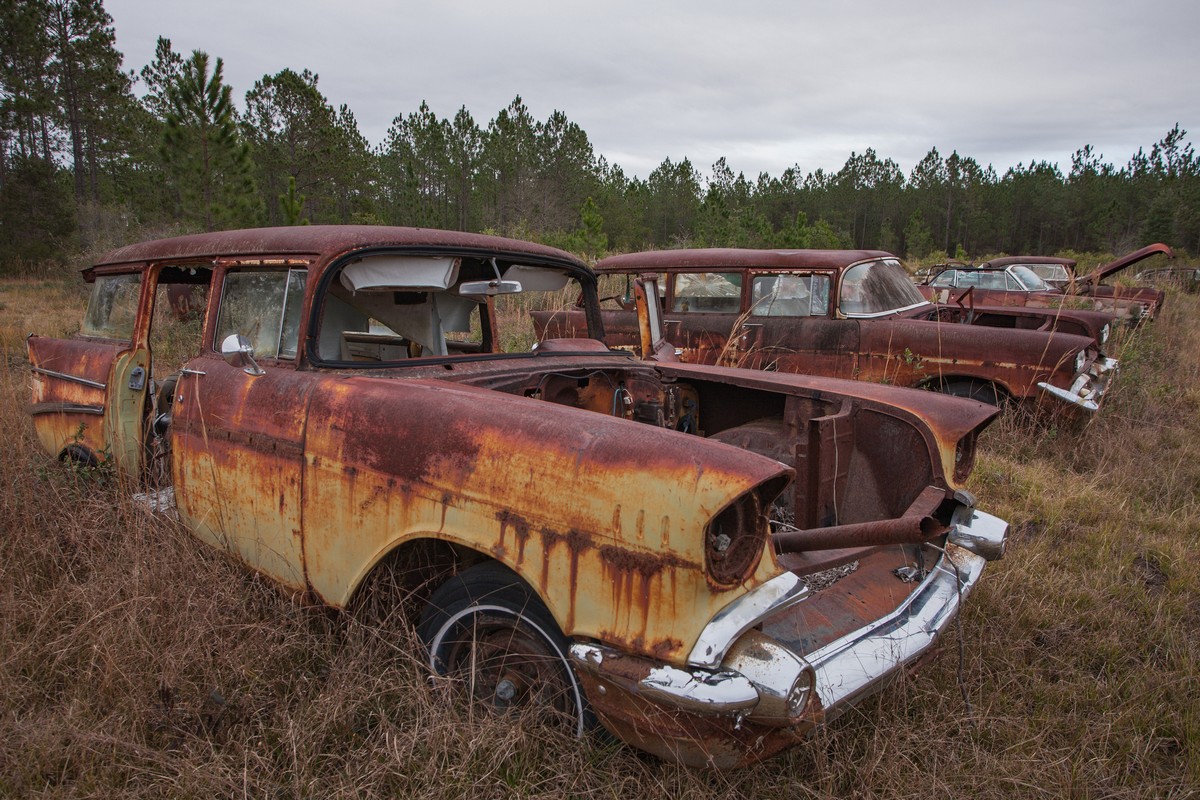 Кладбище старых автомобилей в США
