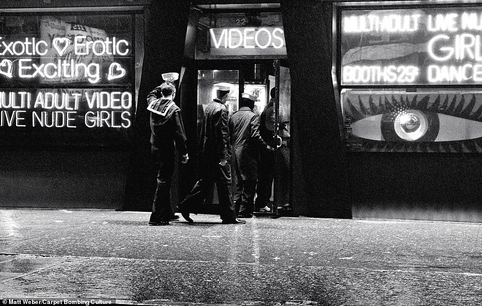 Нью-Йорк 1980-х на снимках таксиста, ставшего фотографом