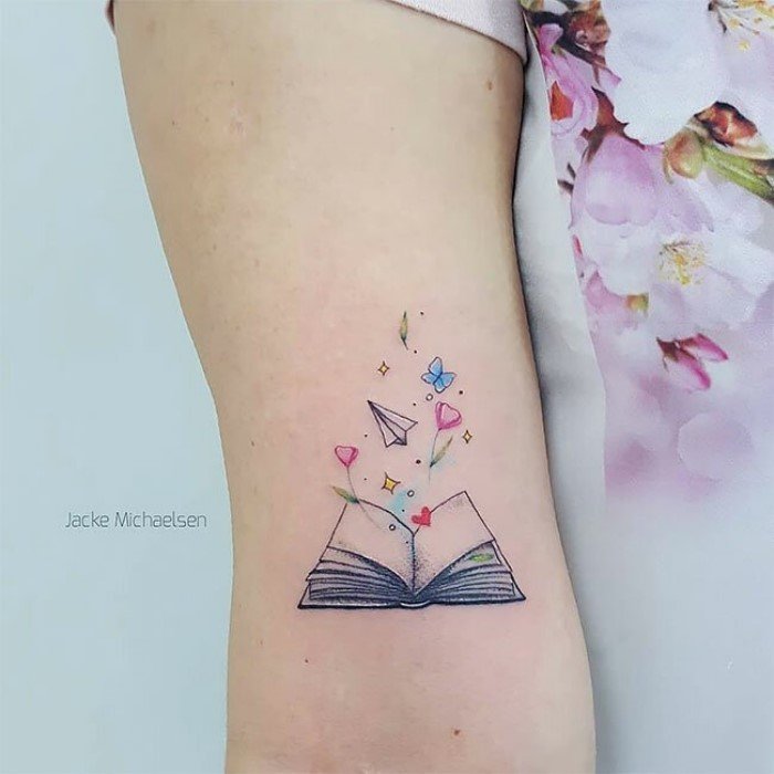 Символичные татуировки, вдохновленные книгами и писателями