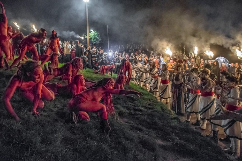 Ежегодный фестиваль огня в Шотландии