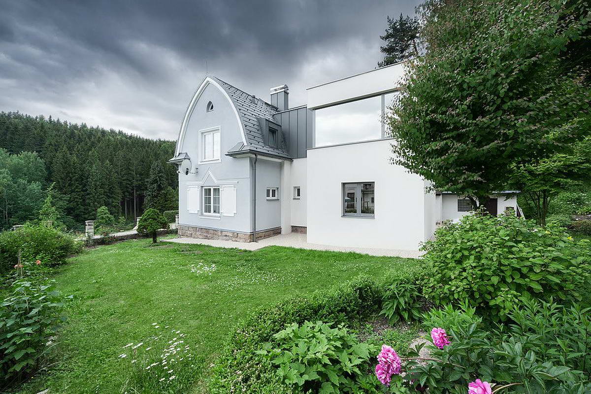 Сельский дом в Чехии получил современное дополнение