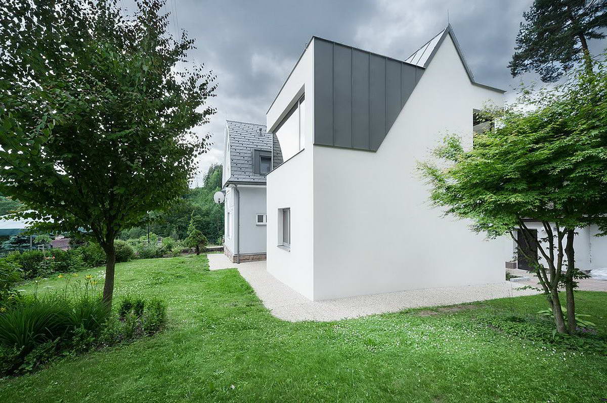 Сельский дом в Чехии получил современное дополнение