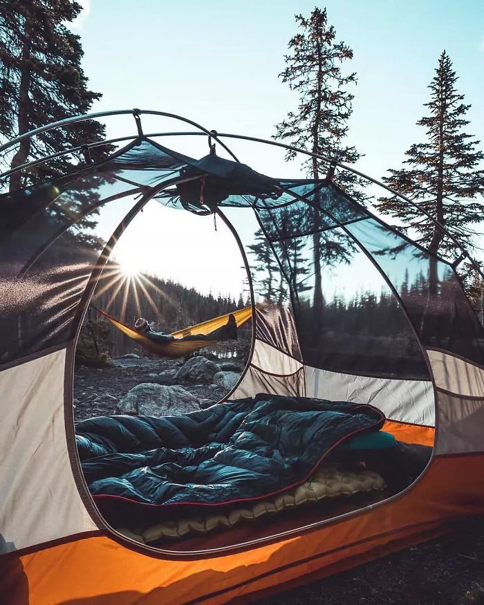 Прозрачные палатки позволяют полностью слиться с природой