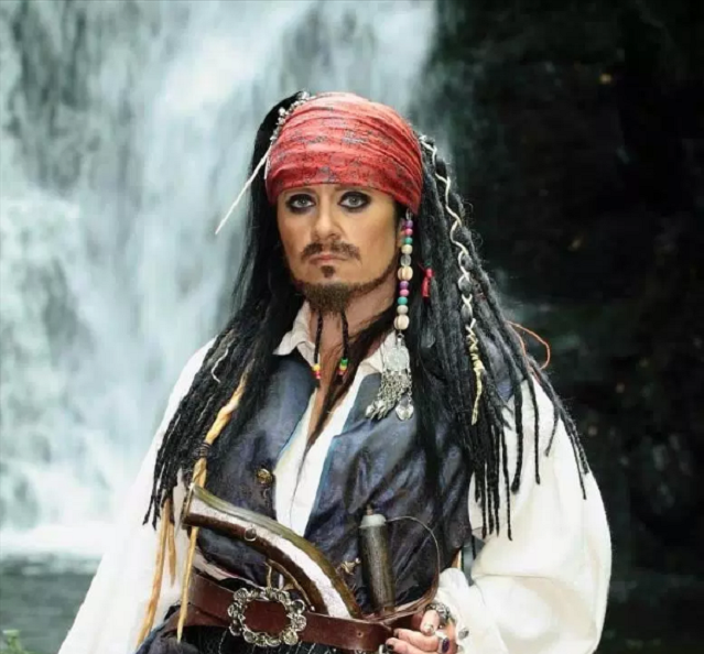 Ирландка вышла замуж за 300-летнего призрака пирата и чуть не умерла
