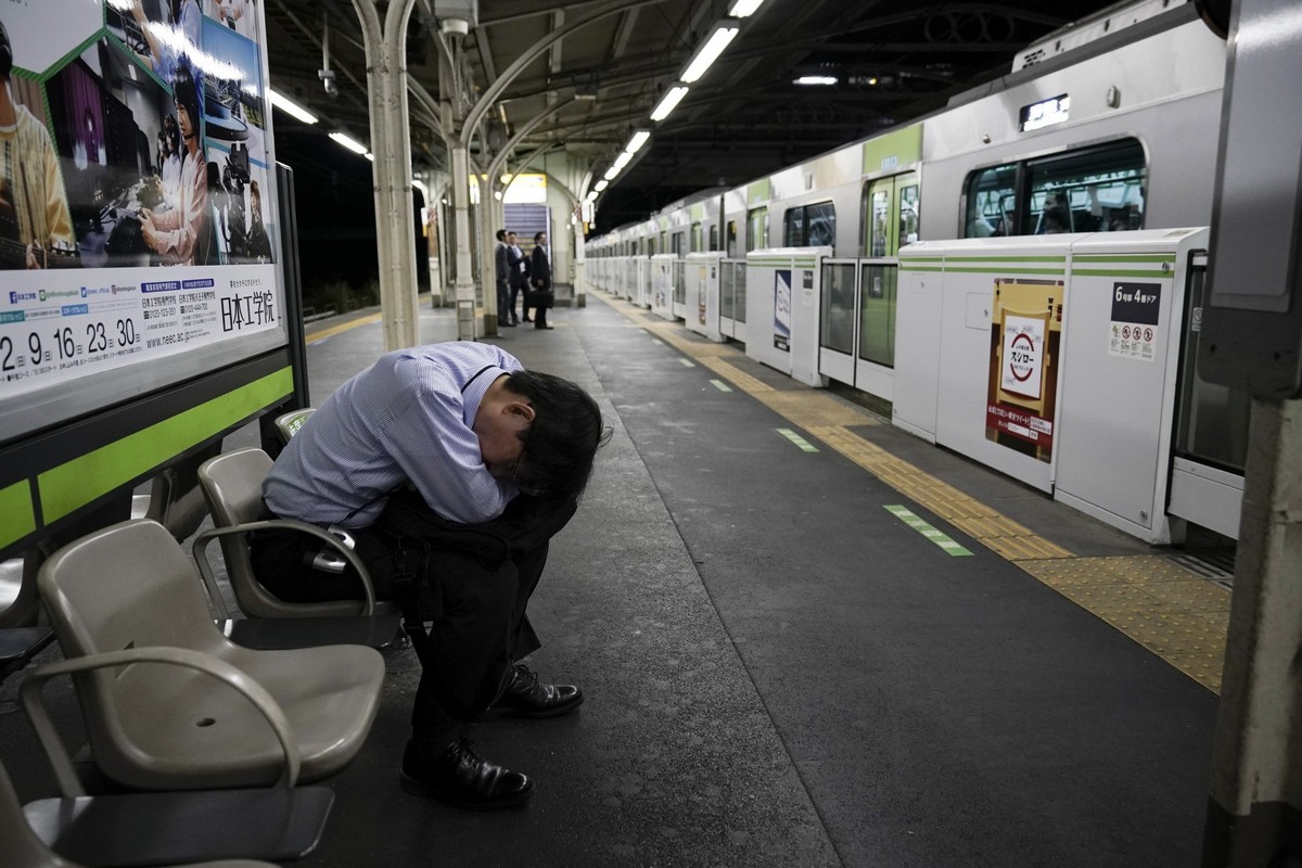 Взгляд на повседневную жизнь Токио с кольцевой линии Яманотэ