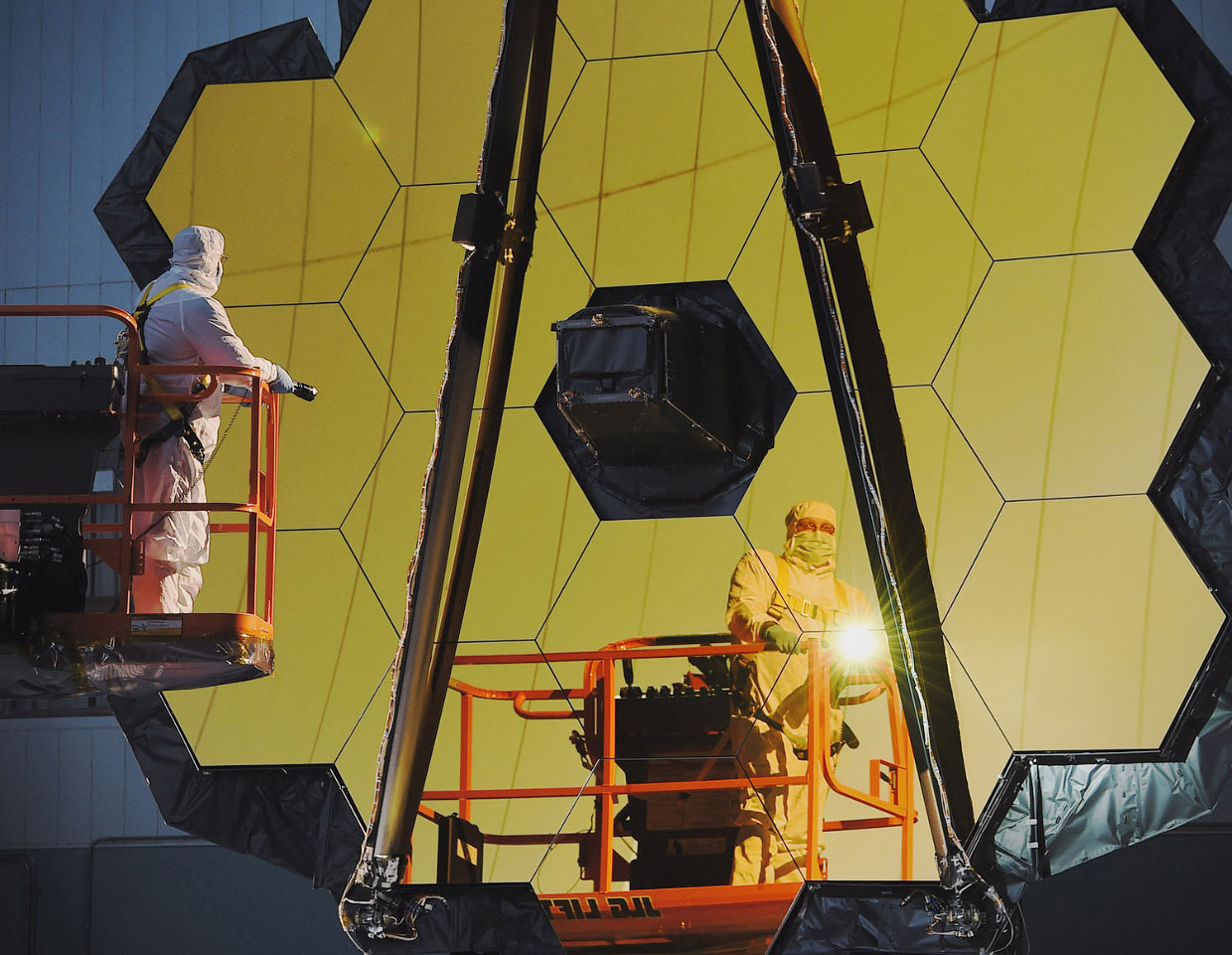 Джеймс Уэбб — мощнейший телескоп в мире