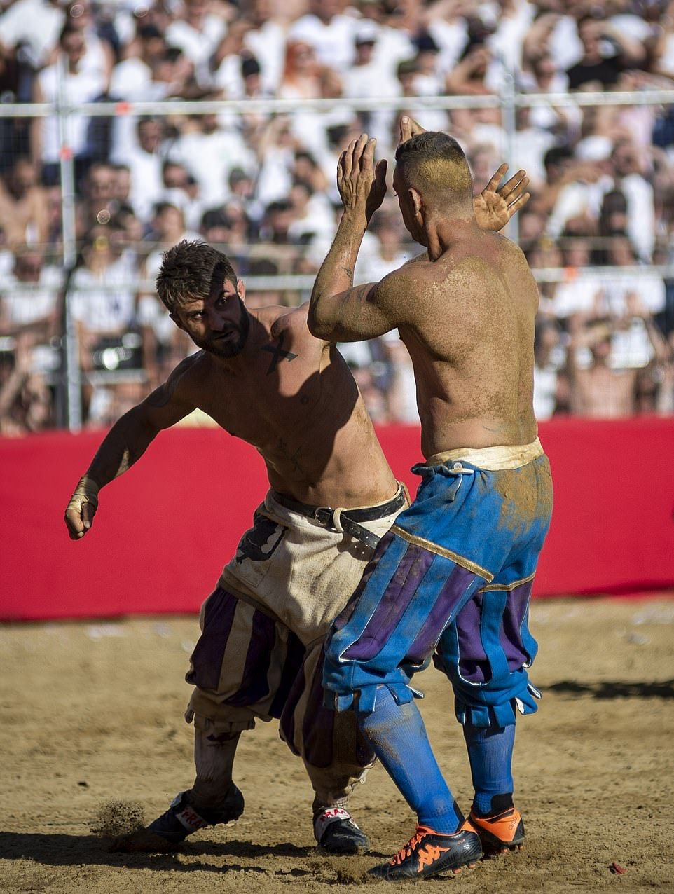 Флорентийский кальчо — 450-летняя экстремальная версия футбола