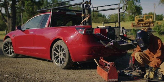 Шведская изобретательница превратила седан Tesla в пикап