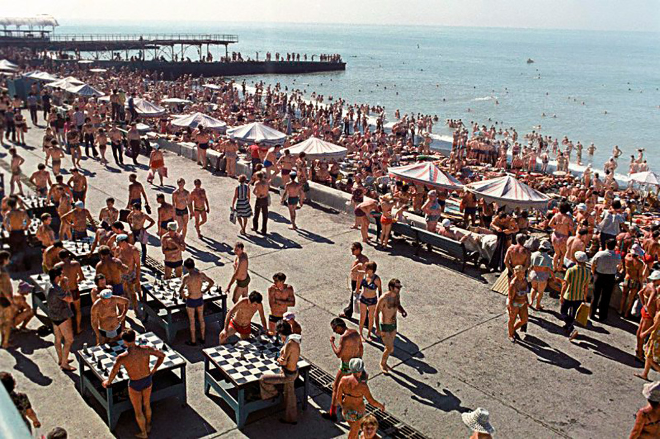 Каким был пляжный отдых в Советском Союзе