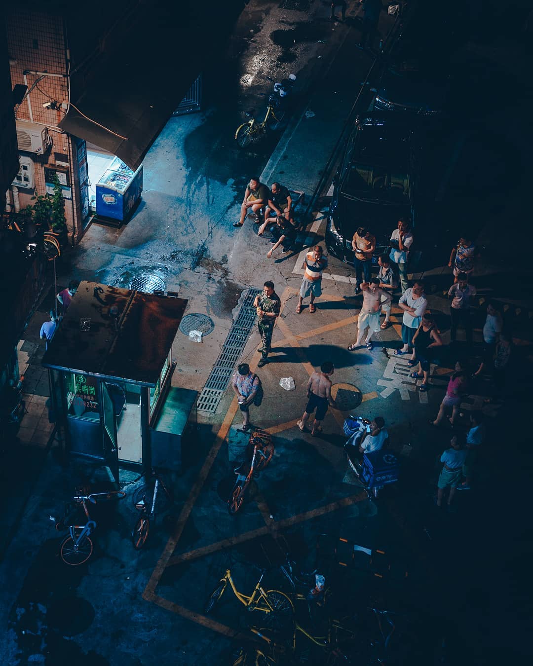 Потрясающие улицы Гонконга на снимках Энди Кнайвеса