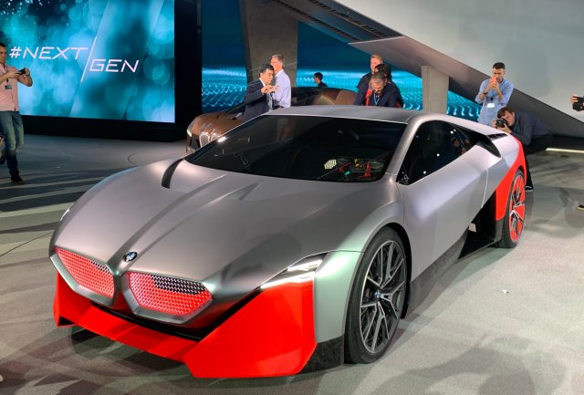 Концепт беспилотного автомобиля BMW M Next