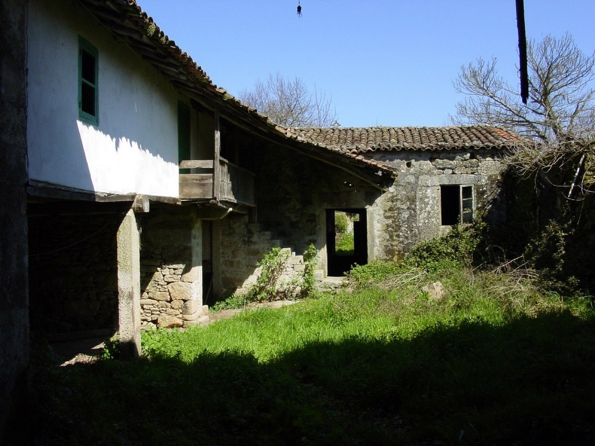 Старый каменный дом с новым интерьером в Испании