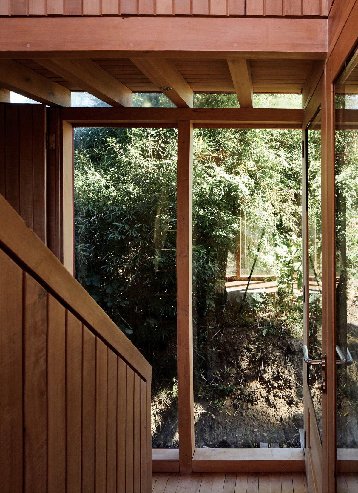 Тройной деревянный дом с лестницей в Чили
