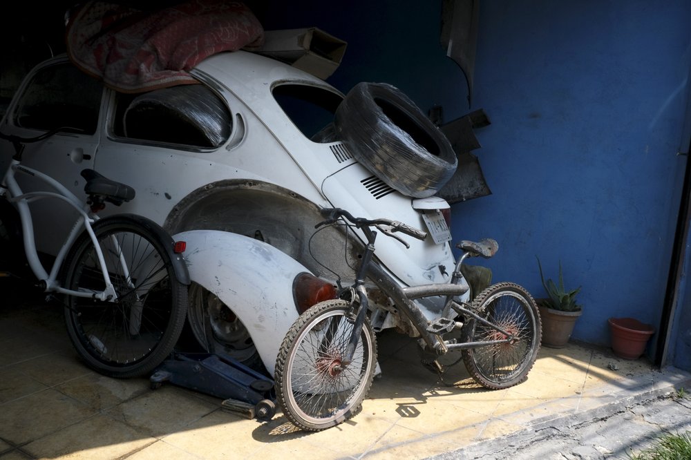 Жители одного района в Мехико пользуются оригинальными VW Beetle