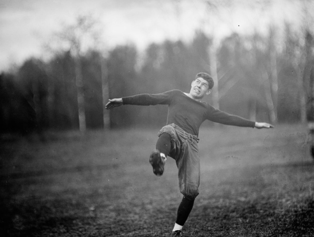 Опасный американский футбол начала XX века на снимках